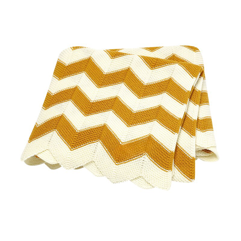 Zigzag Knitted Blanket - ottieandolsen