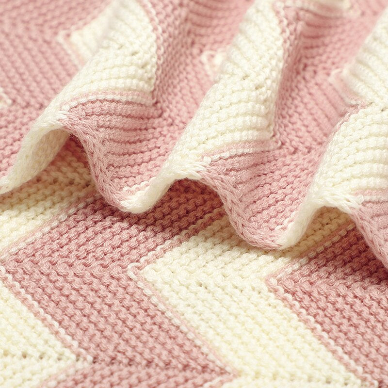 Zigzag Knitted Blanket - ottieandolsen